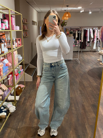 Comfortabele broek met ruim model.