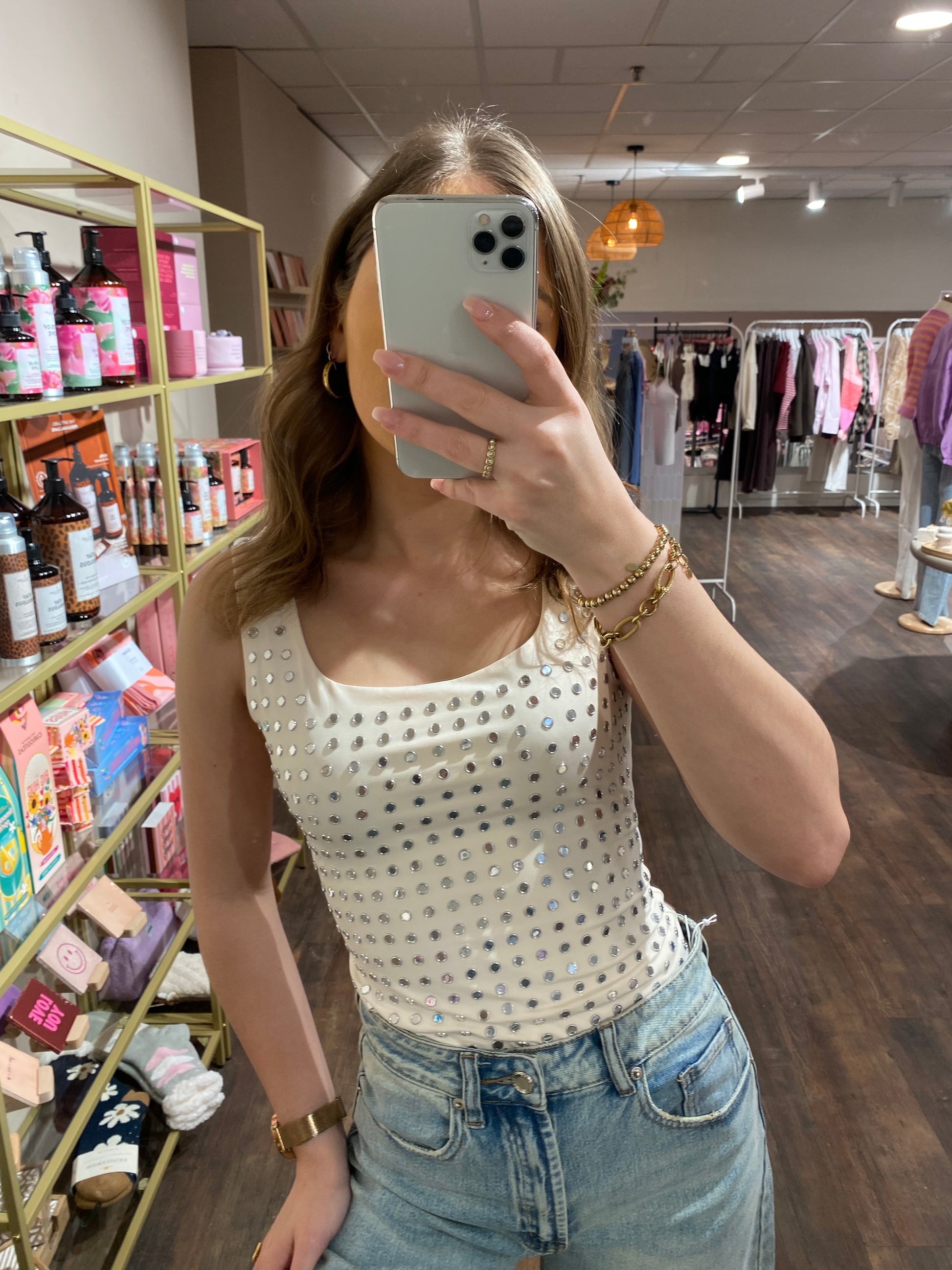 Stijlvolle basic body met extra touch.