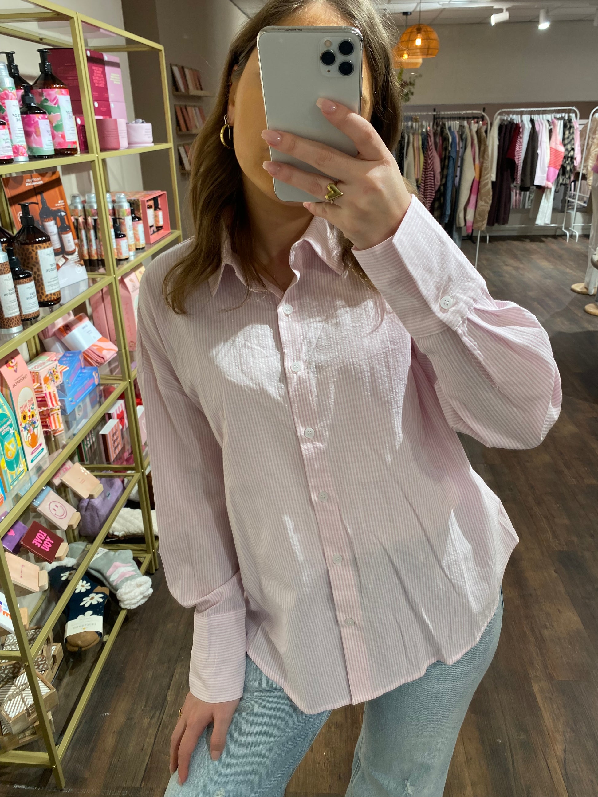 Trendy blouse met strik op de achterkant.