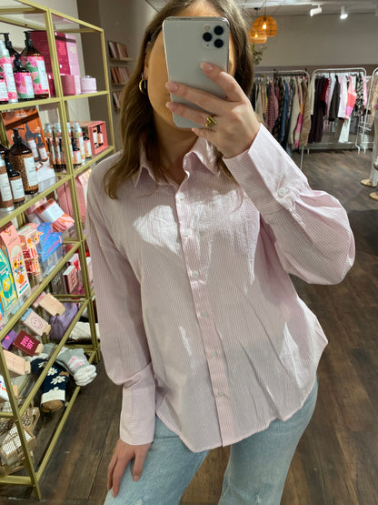 Trendy blouse met strik op de achterkant.