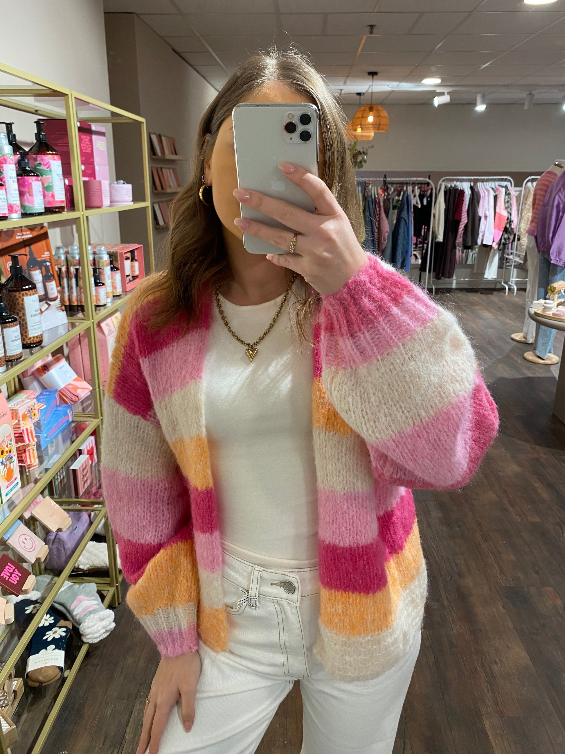 Comfortabele cardigan in zachte tinten.