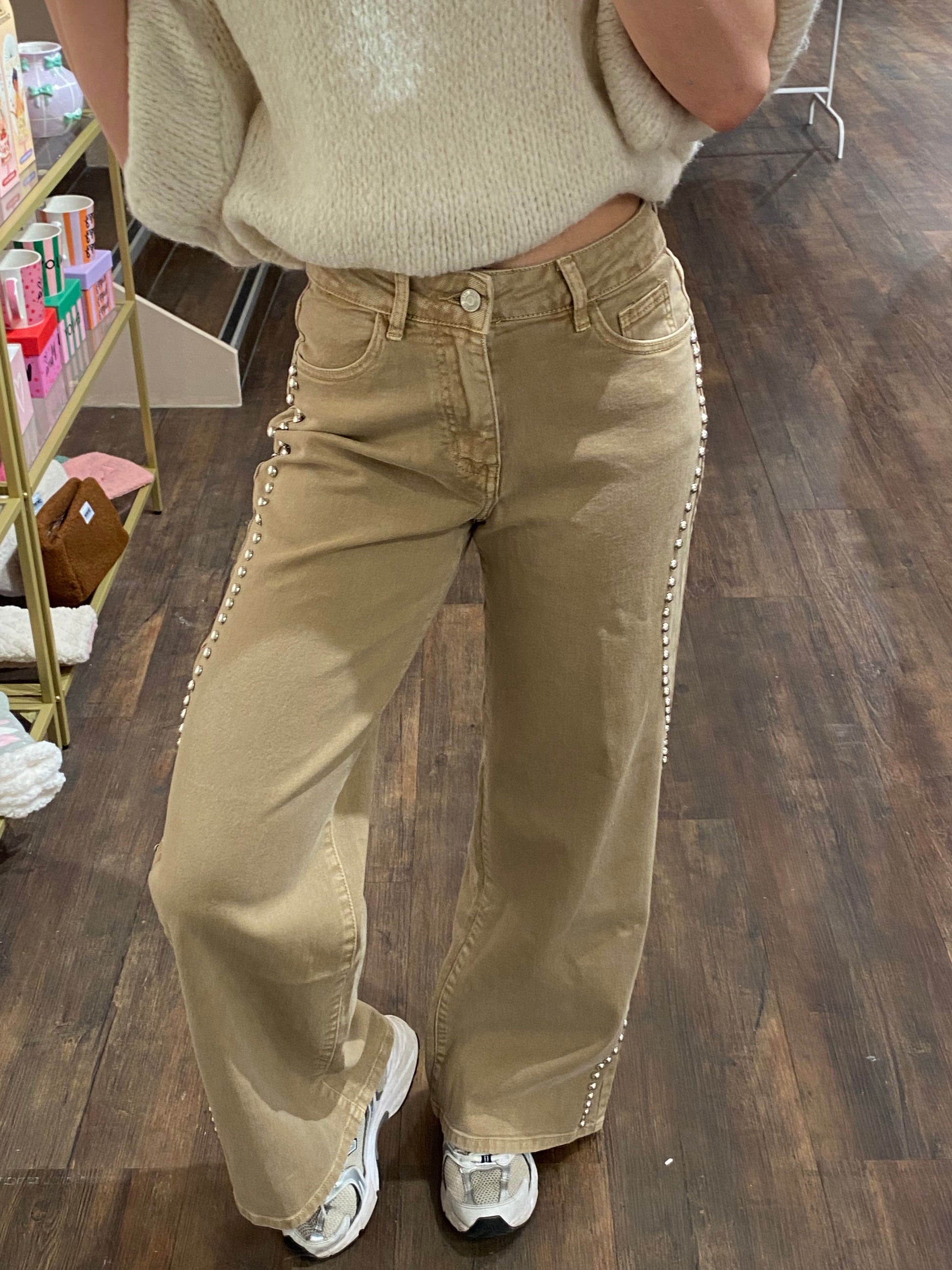 Wijde jeans in lichte kleur voor het voorjaar.