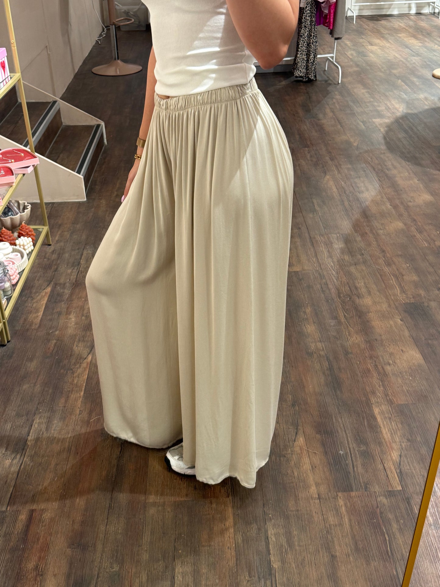 Flowy pantalon voor een stijlvolle zomeroutfit 
