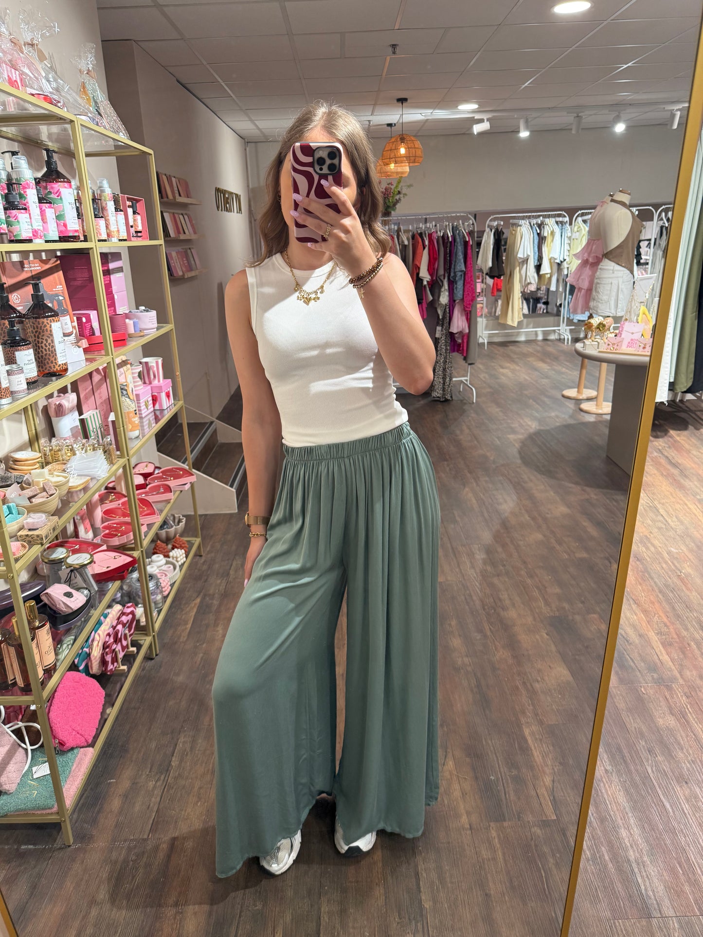 Flowy pantalon voor een stijlvolle zomerlook 