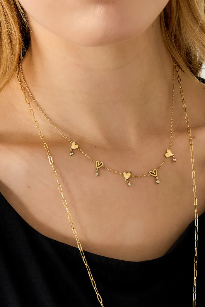 Wisselende hartjes en hangende steentjes ketting goud