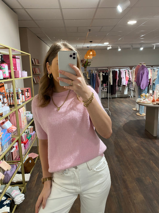 Comfortabele roze alpaca trui ideaal voor het voorjaar.