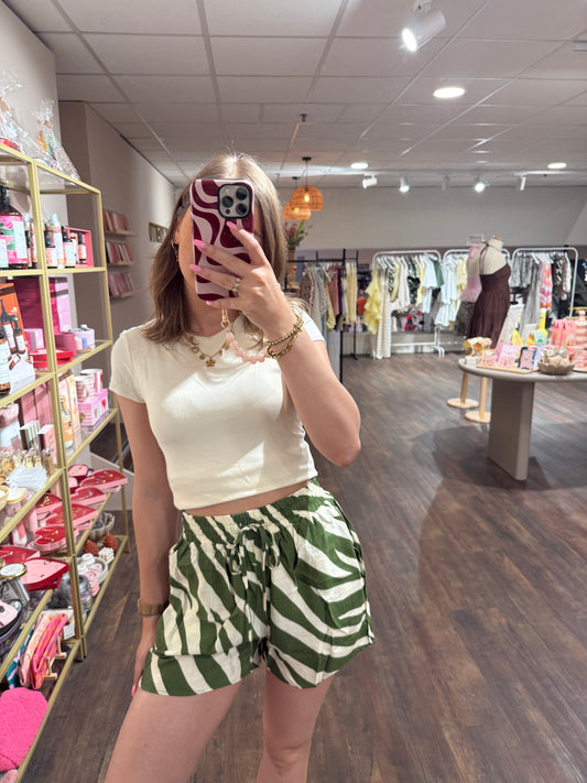 Groen witte zebra shorts voor dames