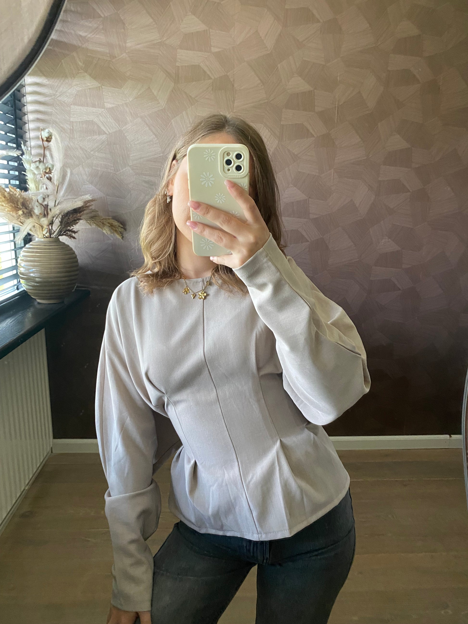 Snatched model top in beige met knoopdetail achter