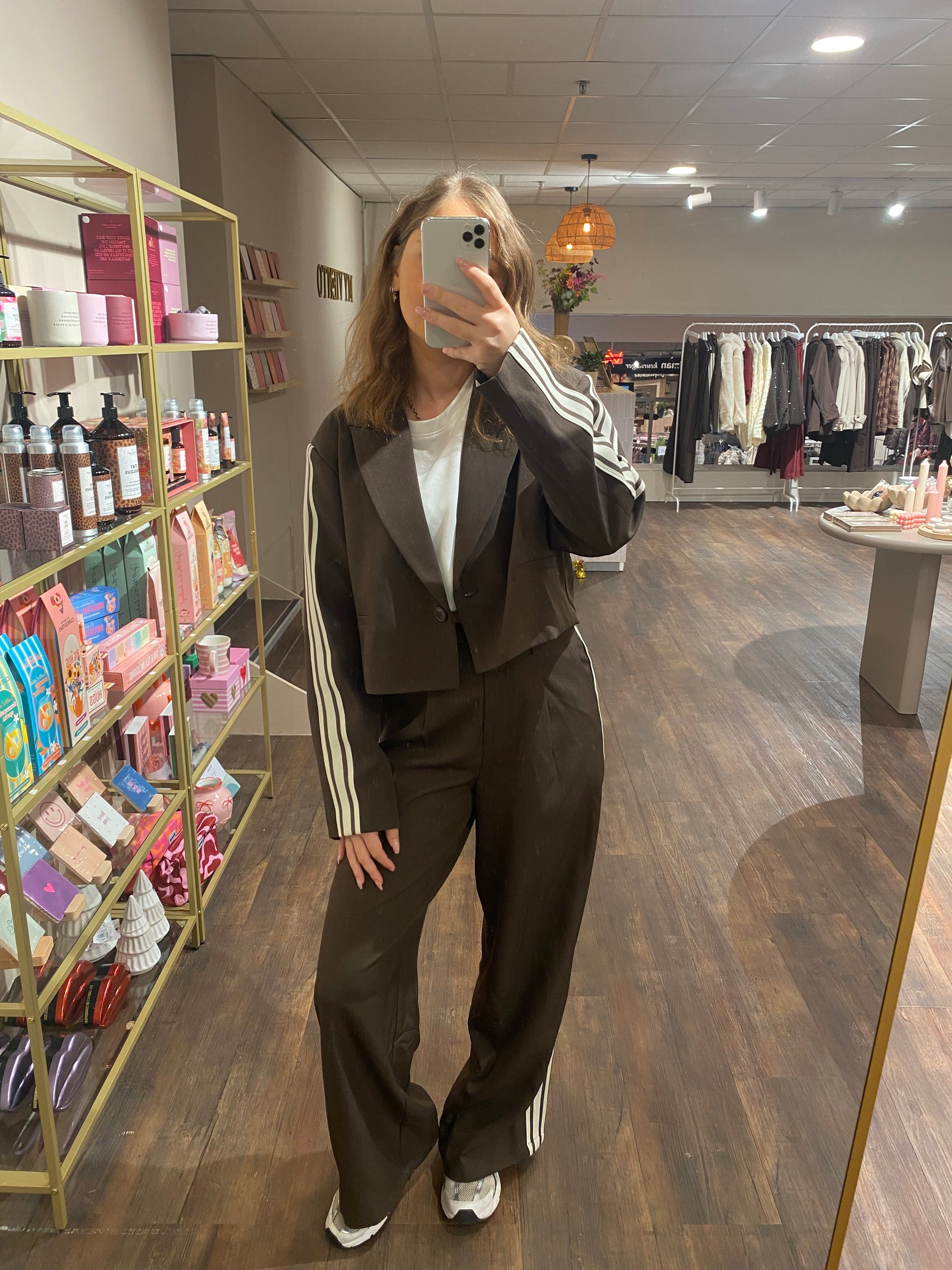 Dames broek, chic en comfortabel voor elke gelegenheid.