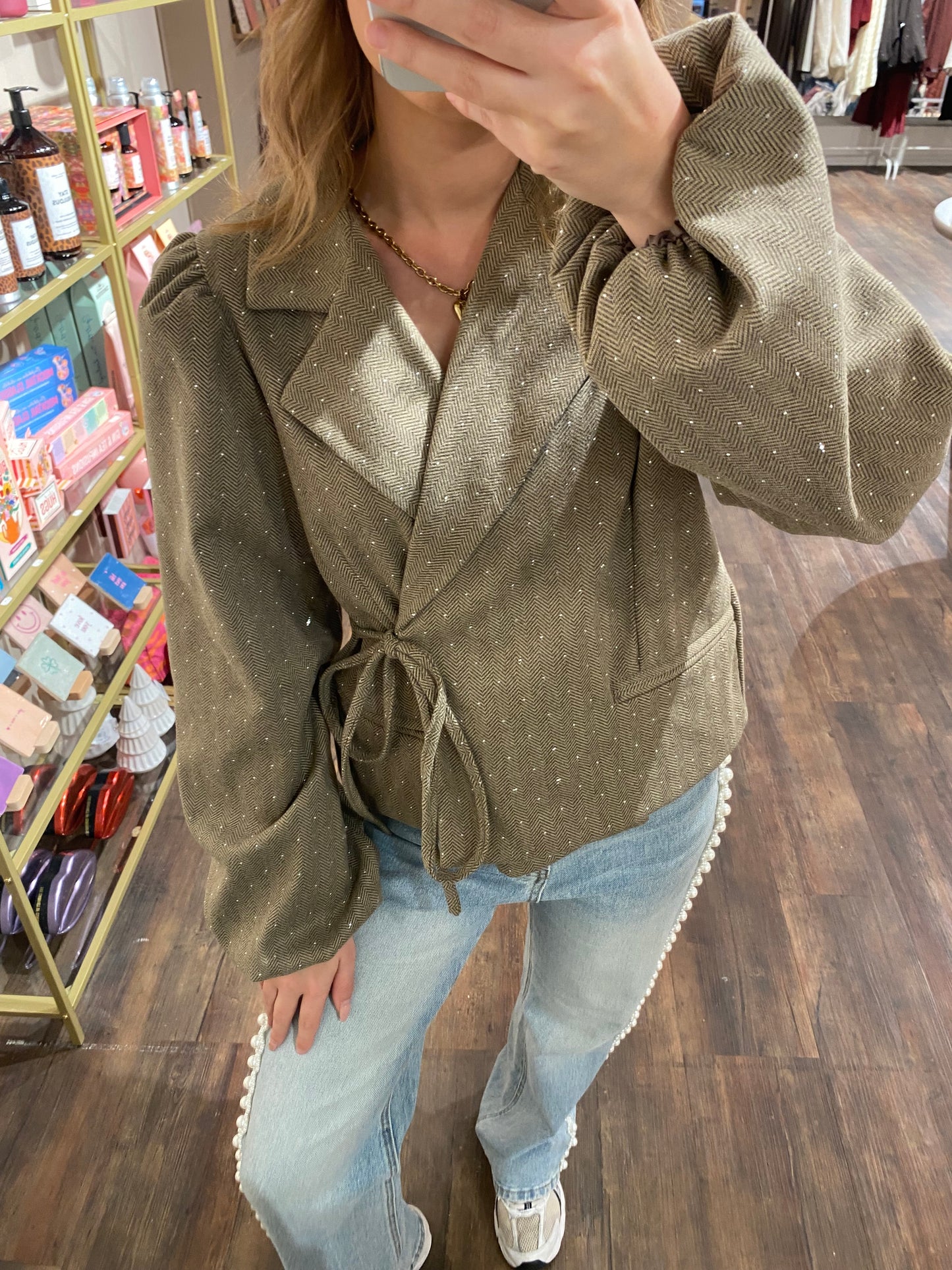 Elegant visgraat jasje met sparkle, geschikt voor casual of chique looks.