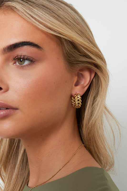 Blad ring oorbellen goud