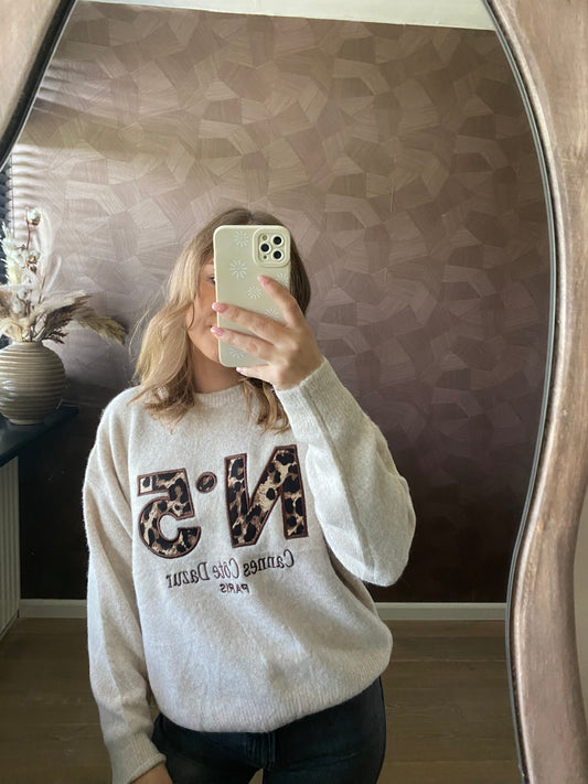 Zachte N5 trui met trendy panterprint in bruintinten