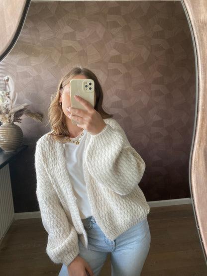 Vest in off-white met ballonmouwen, trendy najaarslook