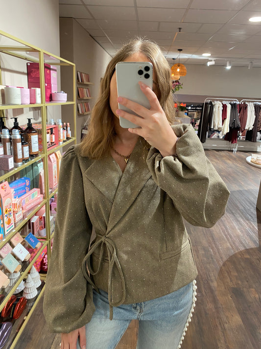 Taupe blazer met visgraatpatroon en strass details, stijlvol en veelzijdig